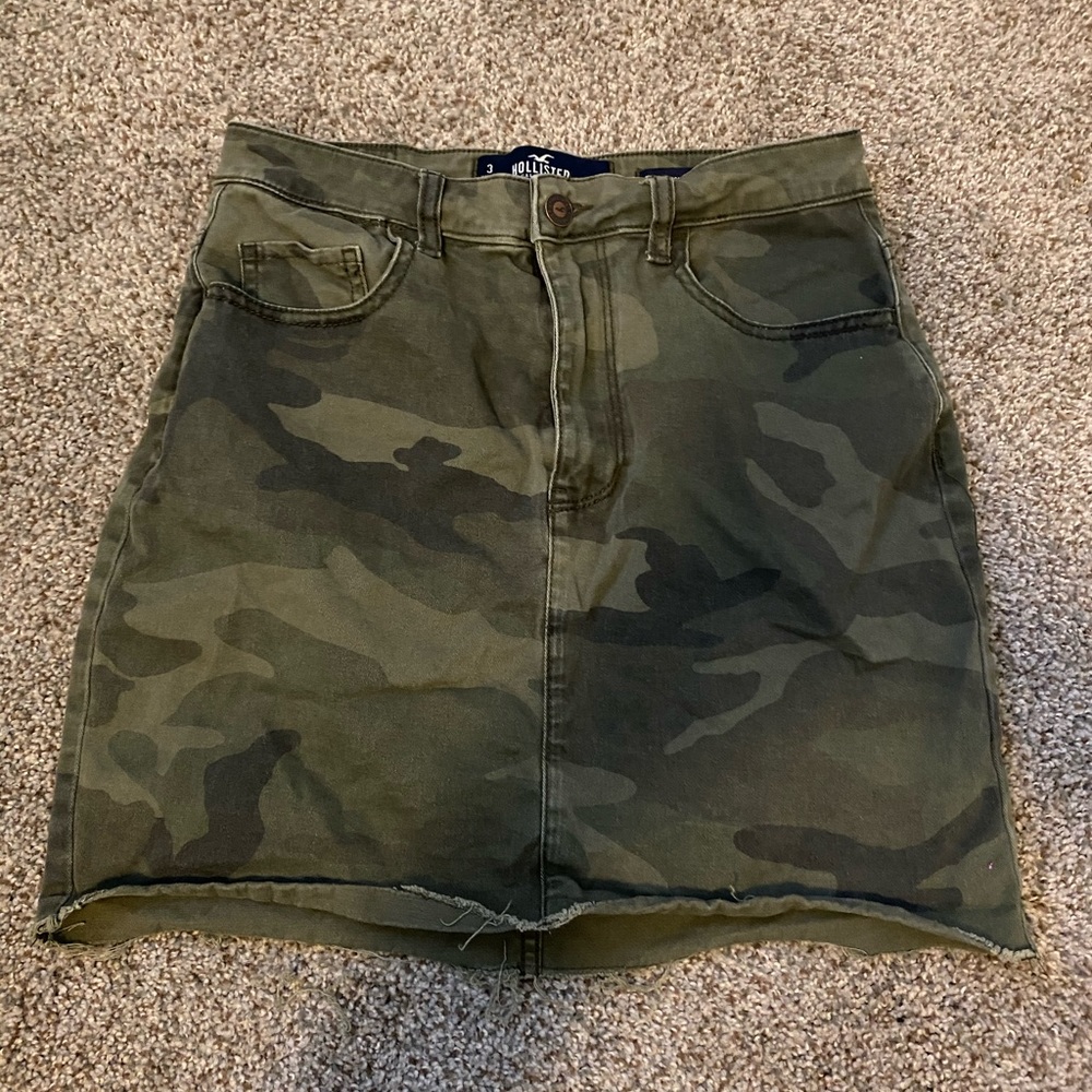 Ultra High Rise Camo Skirt (Hollister)